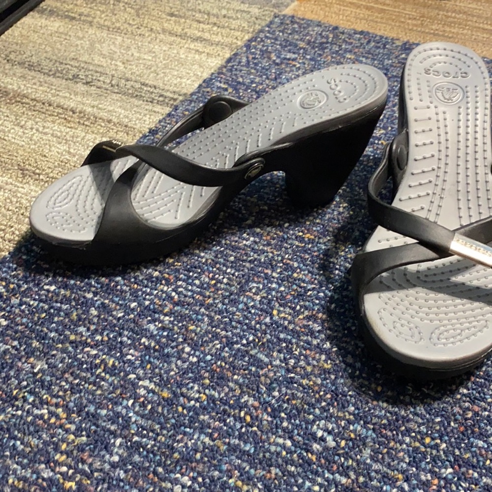 Croc wedges size 9